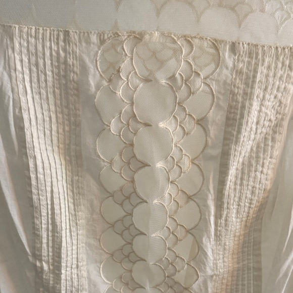 Chic Cream and Black Lace Women's Blouse - Picture 2 of 5